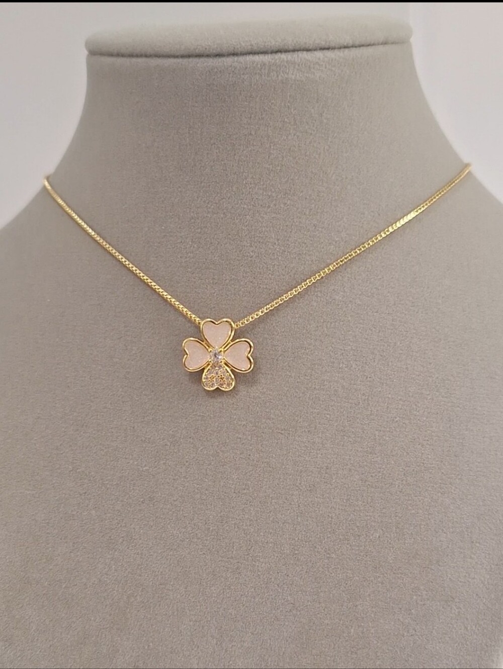 Coral Pink Mother Of Pearl Four Leaf Flower Pendant Necklace